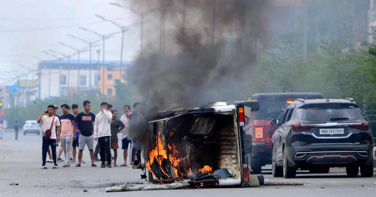 202305asia_india_burned_vehicle_ethnic_violence_manipur