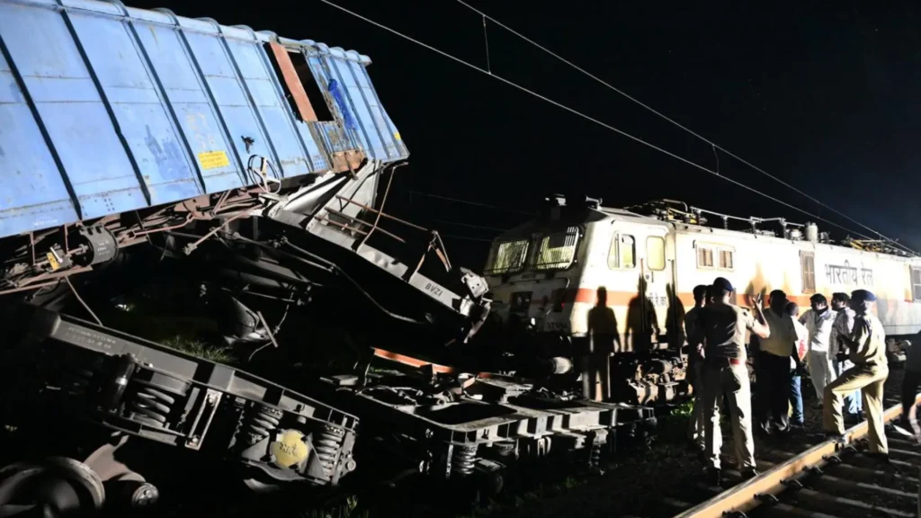 Mysore-Darbhanga-Express-Train-Accident-18-Trains-Cancelled